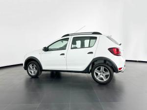 Renault Sandero 900T Stepway Expression - Image 2