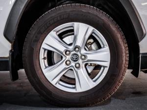 Toyota RAV4 2.0 GX auto - Image 10