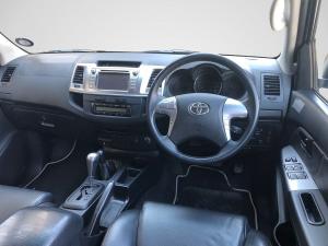 Toyota Hilux 3.0D-4D double cab 4x4 Raider Legend 45 auto - Image 8