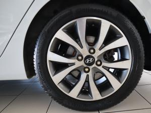 Hyundai Accent sedan 1.6 Fluid auto - Image 28