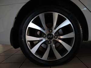 Hyundai Accent sedan 1.6 Fluid auto - Image 9