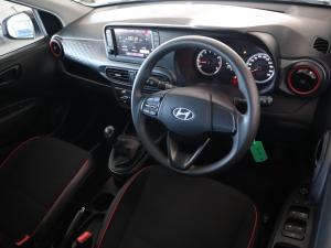 Hyundai Grand i10 1.0 Premium hatch - Image 9