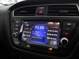 Hyundai i20 1.2 Motion - Image 12