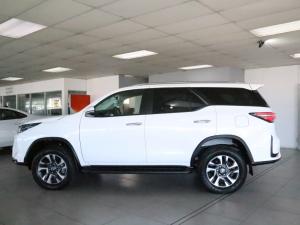 Toyota Fortuner 2.4GD-6 4x4 - Image 2