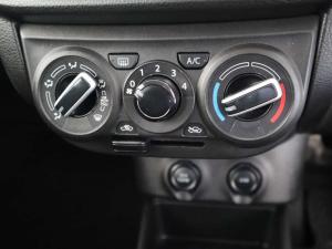 Toyota Vitz 1.0 XR manual - Image 15