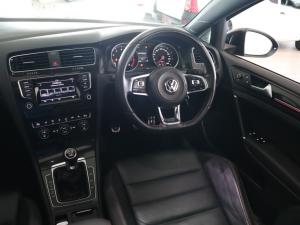 Volkswagen Golf GTI - Image 10