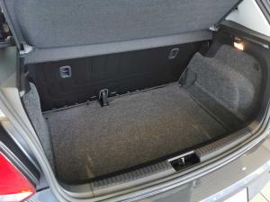 Volkswagen Polo Vivo hatch 1.6 Life - Image 17