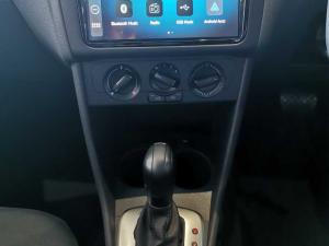 Volkswagen Polo Vivo hatch 1.6 Life - Image 4