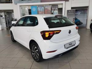 Volkswagen Polo hatch 1.0TSI Life auto - Image 4