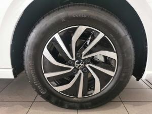 Volkswagen Polo hatch 1.0TSI Life auto - Image 9