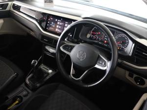 Volkswagen Polo sedan 1.6 Life manual - Image 10