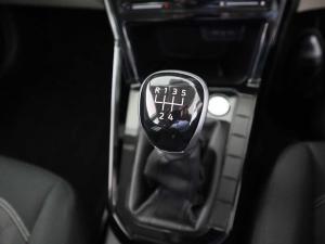 Volkswagen Polo sedan 1.6 Life manual - Image 15
