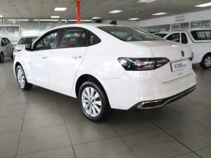 Volkswagen Polo sedan 1.6 Life manual - Image 3