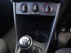 Volkswagen Polo Vivo hatch 1.4 Trendline - Image 13