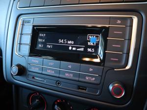 Volkswagen Polo Vivo hatch 1.6 Comfortline auto - Image 14