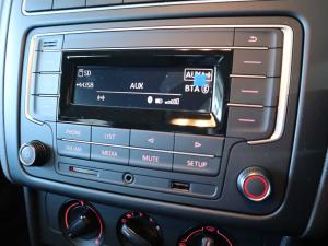 Volkswagen Polo Vivo hatch 1.6 Comfortline auto - Image 15