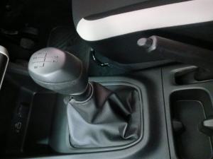 Renault Triber 1.0 Life - Image 15