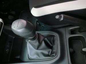 Renault Triber 1.0 Life - Image 15