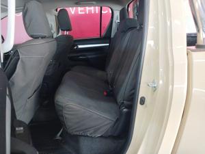 Toyota Hilux 2.8GD-6 double cab Raider auto - Image 10