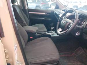 Toyota Hilux 2.8GD-6 double cab Raider auto - Image 12