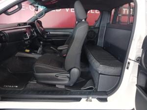 Toyota Hilux 2.8GD-6 Xtra cab 4x4 Legend manual - Image 10