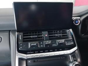 Toyota Land Cruiser 300 3.3D ZX - Image 15