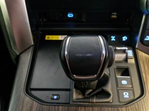 Toyota Land Cruiser 300 3.3D ZX - Image 21