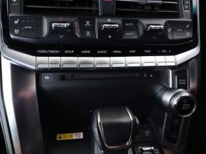 Toyota Land Cruiser 300 3.3D ZX - Image 23