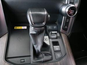 Toyota Land Cruiser 300 3.3D ZX - Image 25