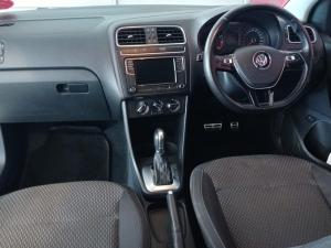 Volkswagen Polo sedan 1.6 Comfortline auto - Image 8