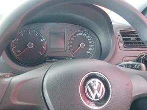Volkswagen Polo sedan 1.6 Trendline - Image 17