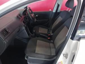 Volkswagen Polo sedan 1.6 Trendline - Image 9