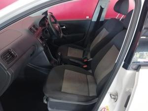 Volkswagen Polo sedan 1.6 Trendline - Image 9