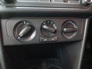 Volkswagen Polo Vivo hatch 1.4 Comfortline - Image 17