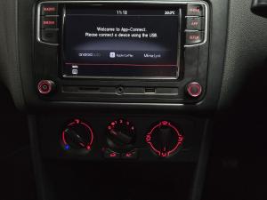 Volkswagen Polo Vivo hatch 1.4 Comfortline - Image 8