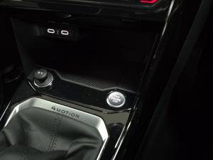 Volkswagen T-Roc 2.0TSI 4Motion R-Line - Image 16