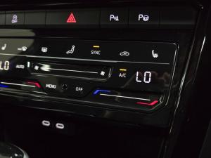 Volkswagen T-Roc 2.0TSI 4Motion R-Line - Image 19