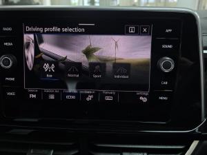 Volkswagen T-Roc 2.0TSI 4Motion R-Line - Image 6