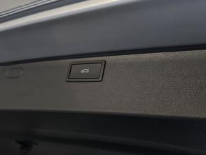 Volkswagen Caravelle 2.0BiTDI Highline 4Motion - Image 24