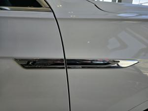 Volkswagen Touareg V6 TDI Executive R-Line - Image 11