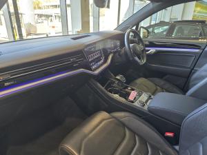 Volkswagen Touareg V6 TDI Executive R-Line - Image 15