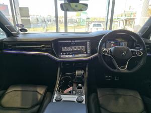 Volkswagen Touareg V6 TDI Executive R-Line - Image 17