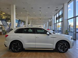 Volkswagen Touareg V6 TDI Executive R-Line - Image 3