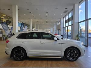 Volkswagen Touareg V6 TDI Executive R-Line - Image 5