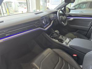 Volkswagen Touareg V6 TDI Executive R-Line - Image 18