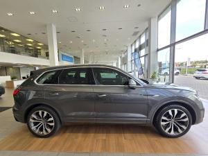 Volkswagen Touareg V6 TDI Executive R-Line - Image 3