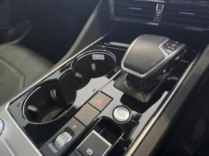 Volkswagen Touareg V6 TDI Executive R-Line - Image 9
