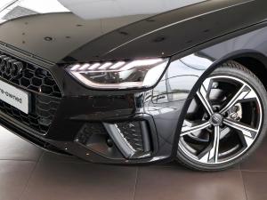 Audi A4 40TFSI Black Edition - Image 2