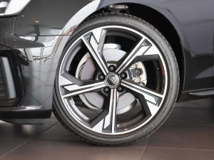 Audi A4 40TFSI Black Edition - Image 3
