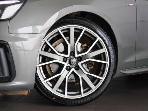 Audi A4 40TFSI S line - Image 3